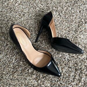 Elegant Collection Black Pointed Toe Heels Size 8.5